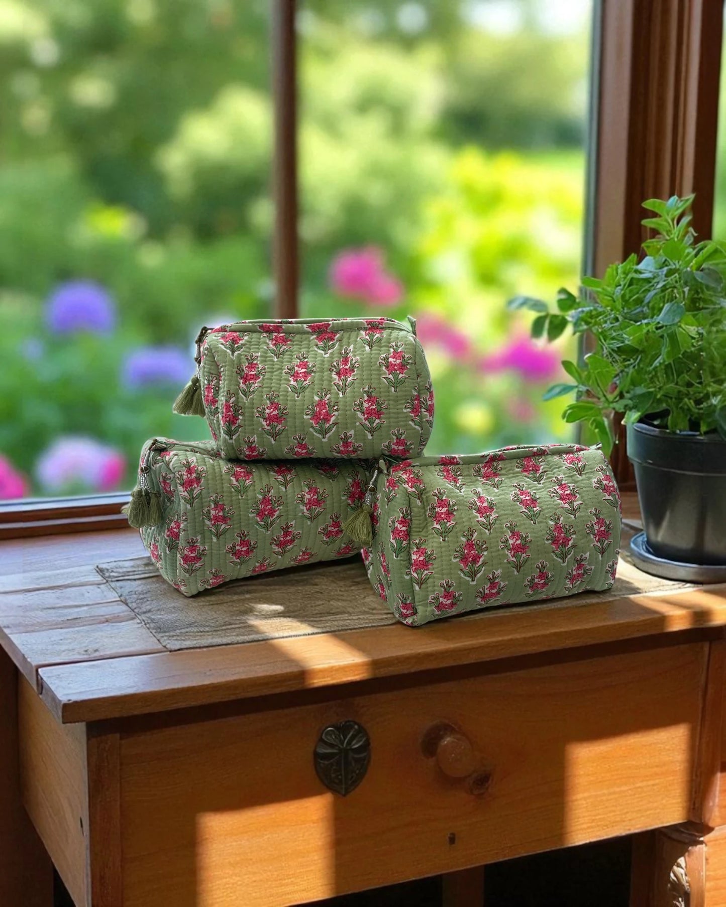 Green and Pink Floral Cosmetics Pouch