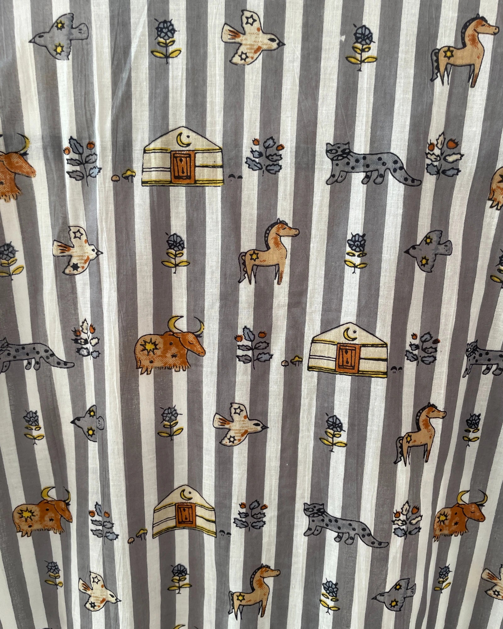 Gift-ready women’s pyjamas in grey stripe with animal design, medium size