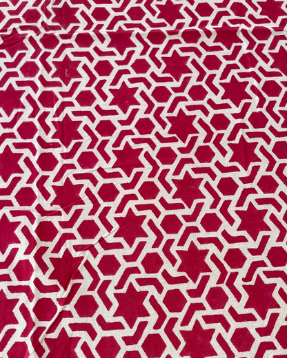 Decorative crimson patterned tablecloth for dining table with modern design