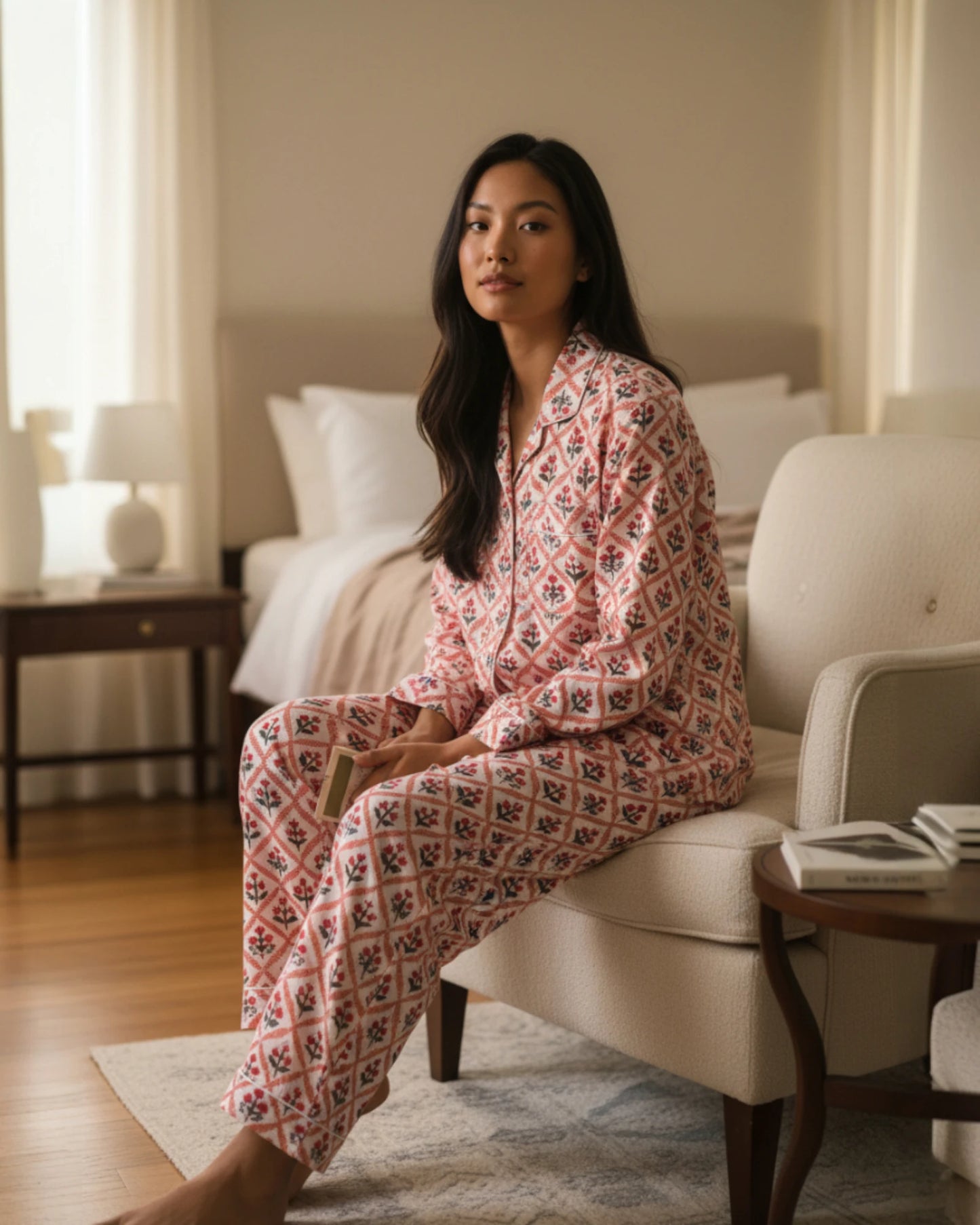 Breathable 100% cotton women’s pyjama set with white piped edging